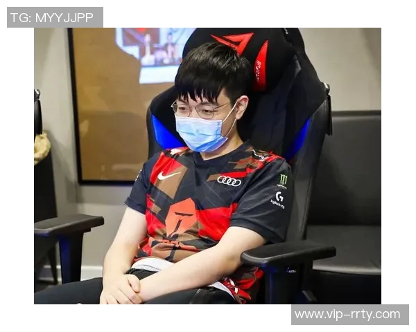 利桑德罗随队训练状态回暖预计十月底前重返赛场 利桑德罗随队训练状态回暖预计十月底前重返赛场