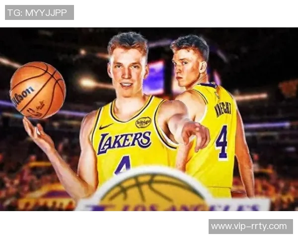 湖人训练热身艾顿与克内克特折返跑展现拼搏精神与团队默契 湖人训练热身艾顿与克内克特折返跑展现拼搏精神与团队默契