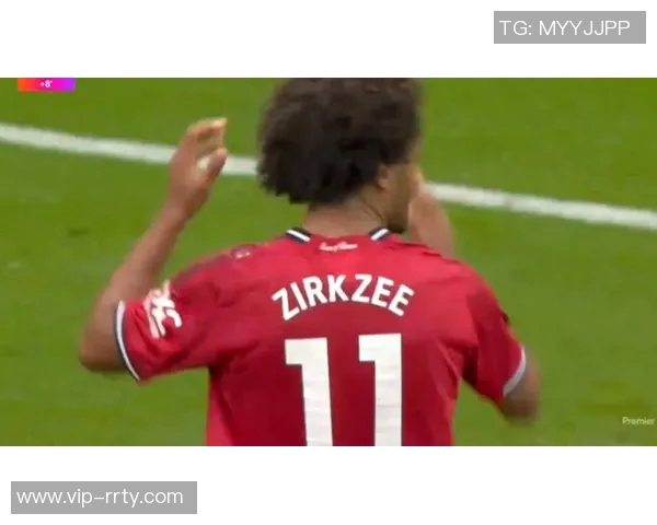 曼联冬窗前将与梅努齐尔克泽进行重要谈判探讨转会事宜 曼联冬窗前将与梅努齐尔克泽进行重要谈判探讨转会事宜