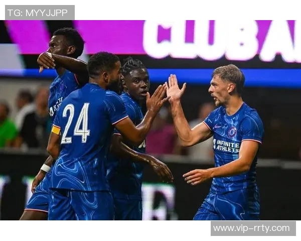 莱奥替补表现失常两度错失良机遭球迷怒斥 莱奥替补表现失常两度错失良机遭球迷怒斥