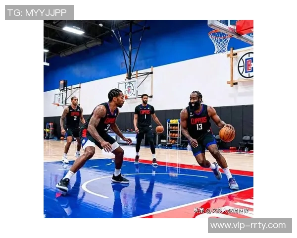 比尔首次参与队内对抗训练状态良好期待揭幕战表现 比尔首次参与队内对抗训练状态良好期待揭幕战表现