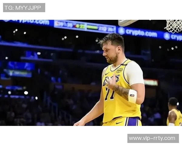 东契奇回应詹姆斯缺席影响称自己并不觉得负担加重 东契奇回应詹姆斯缺席影响称自己并不觉得负担加重