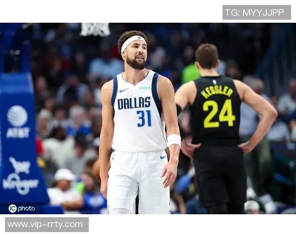 克莱首节表现抢眼三分球精准命中助力球队得分6分 克莱首节表现抢眼三分球精准命中助力球队得分6分