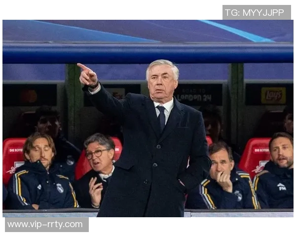 罗德里戈禁区内巧妙漏球晃倒后卫右脚弧线球精彩破门 罗德里戈禁区内巧妙漏球晃倒后卫右脚弧线球精彩破门