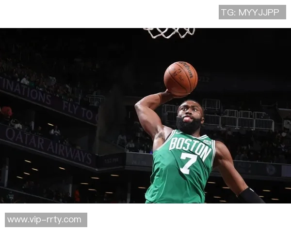 杰伦布朗称赞米诺特表现出色期待其在稳定性上持续进步