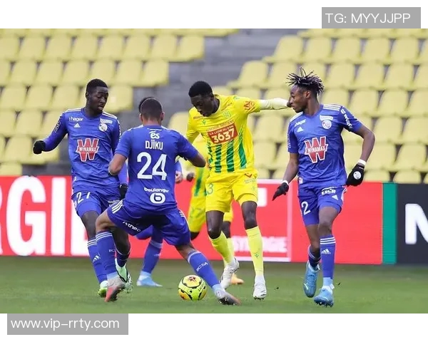 巴黎防线崩溃杜埃失误助攻莫雷拉轻松破门斯特拉斯堡逆转成功 巴黎防线崩溃杜埃失误助攻莫雷拉轻松破门斯特拉斯堡逆转成功