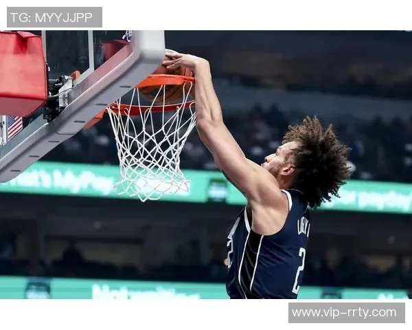 莱夫利全能表现助力球队攻防两端6中5贡献10分6板3助2断2帽 莱夫利全能表现助力球队攻防两端6中5贡献10分6板3助2断2帽