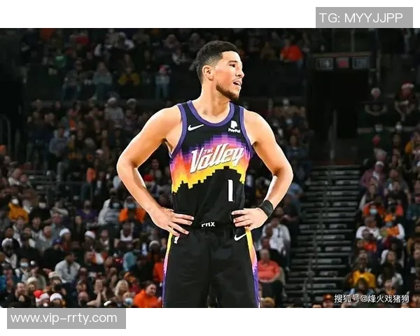 布克盛赞保罗为联盟改变者呼吁各地球馆致敬这位极致赢家 布克盛赞保罗为联盟改变者呼吁各地球馆致敬这位极致赢家