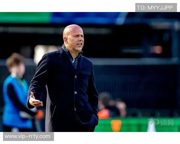 范巴斯滕点评萨拉赫思维如甲虫斯洛特展现真诚与坦率风范